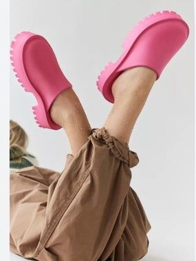 Jeffrey Campbell sz us 8 clogge platform mules light pink